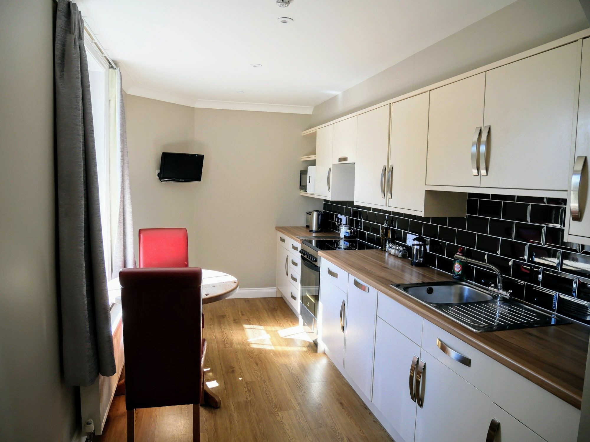 Peartree Serviced Apartments ソールズベリー エクステリア 写真