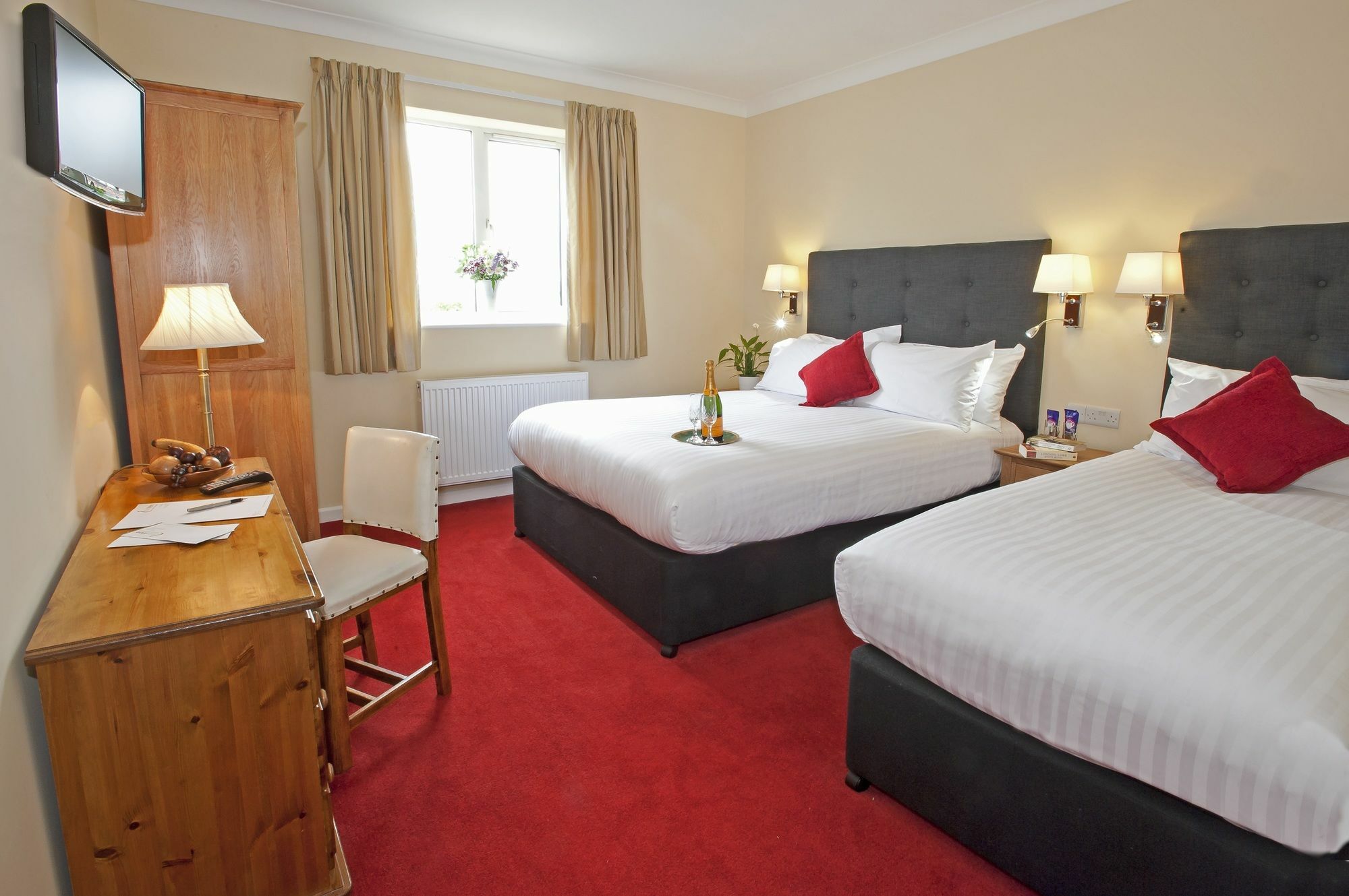 Peartree Serviced Apartments ソールズベリー エクステリア 写真