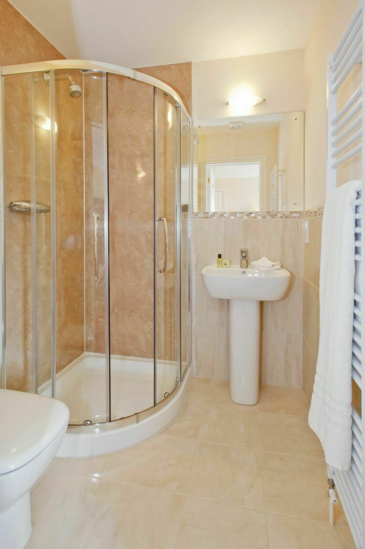 Peartree Serviced Apartments ソールズベリー エクステリア 写真