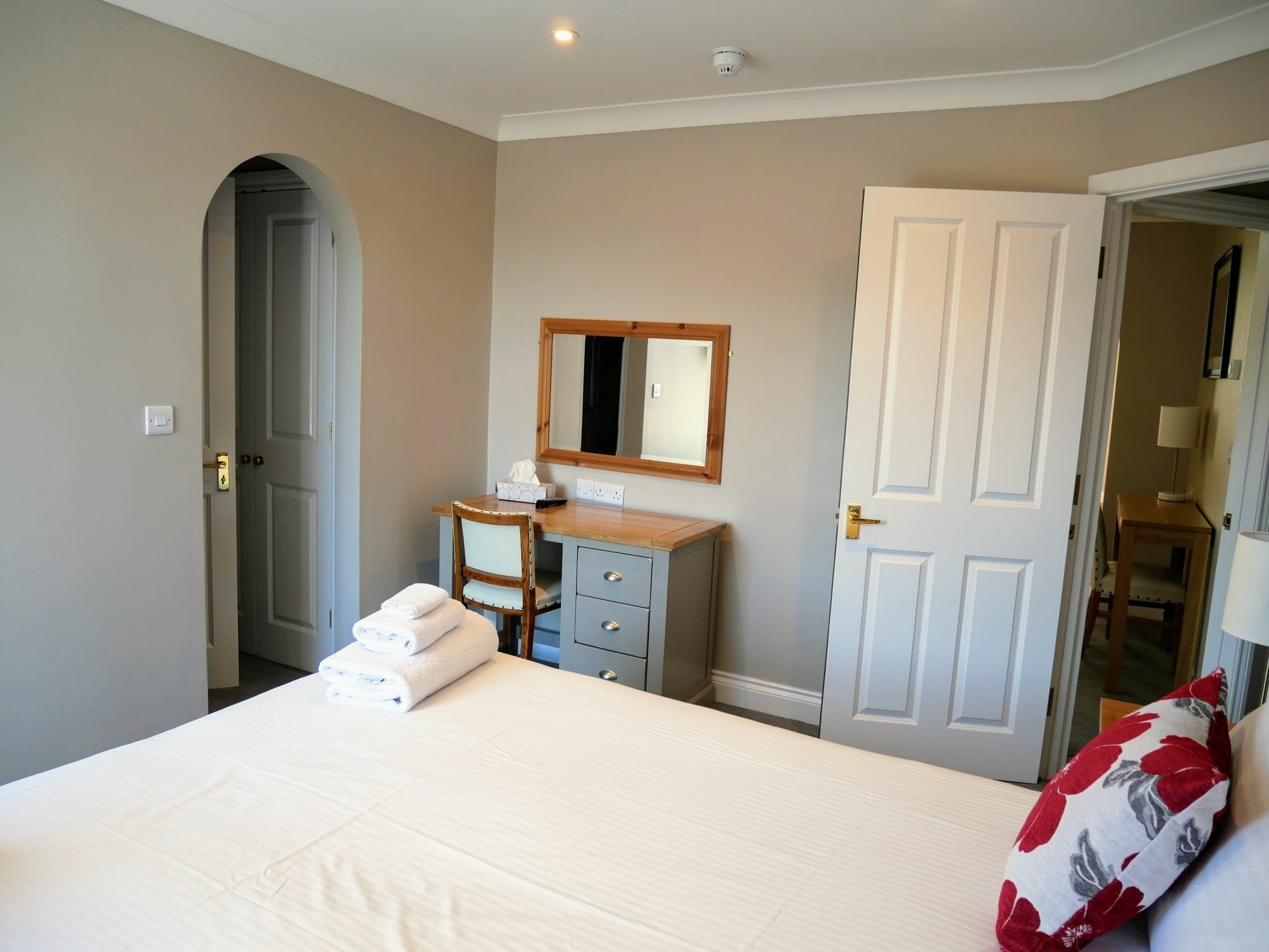 Peartree Serviced Apartments ソールズベリー エクステリア 写真